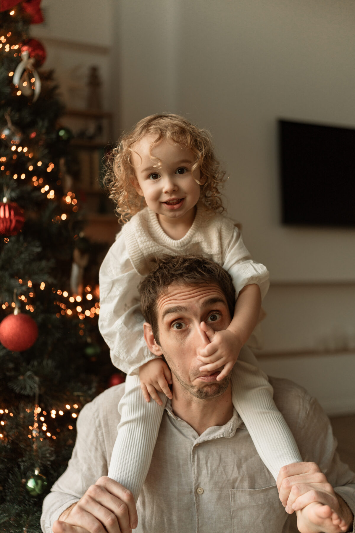 papa et son enfant à Noël